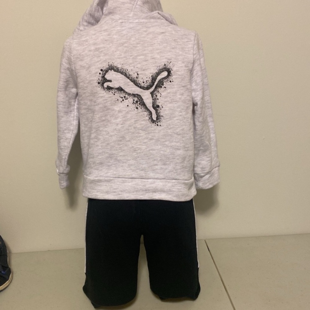 Kids puma zip up hoodie and joggers set - Picture 2 of 8